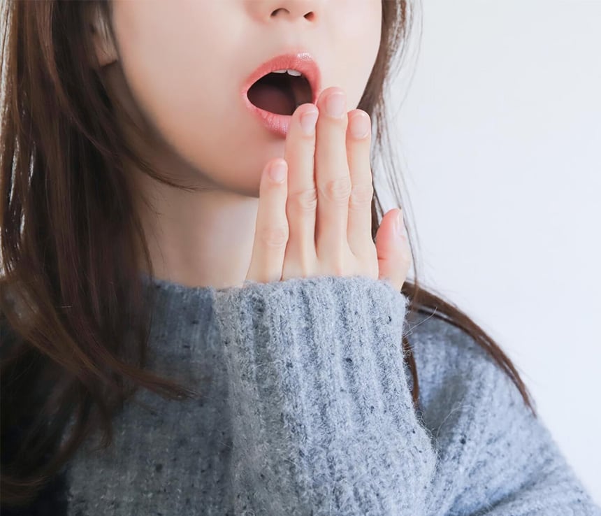 春に眠くなるのはなぜ?睡眠トラブルの原因や簡単にできる眠気対策を解説